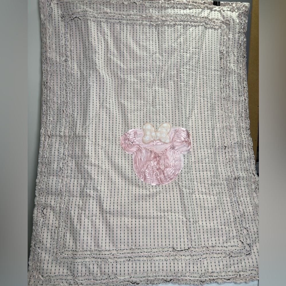Minnie Mouse rare baby crib comforter only polka dots and ruffles